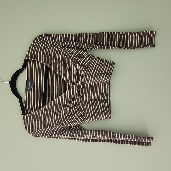 ⭕️ PRICE FIRM Modcloth Pair with Care Olive Striped Size Small Crop Top - Picture 5 of 9